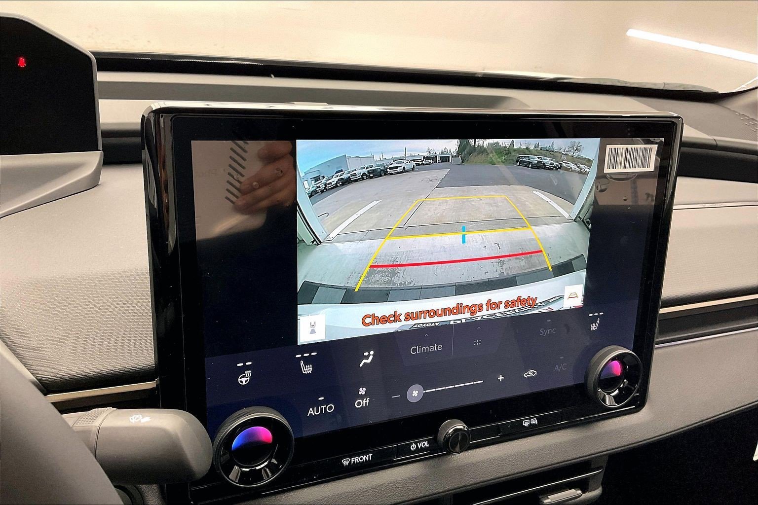 2026 Toyota bZ XLE - Photo 13