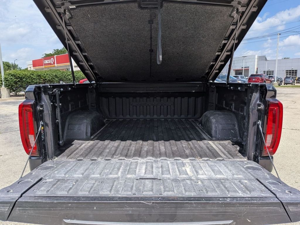 Used 2022 Silver GMC Denali image 30