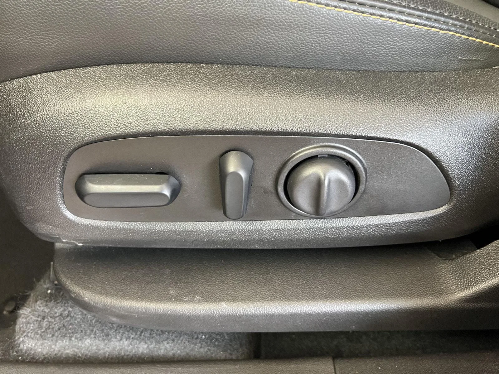 Used 2018 CAJUN RED TINTCOAT Chevrolet Premier image 6