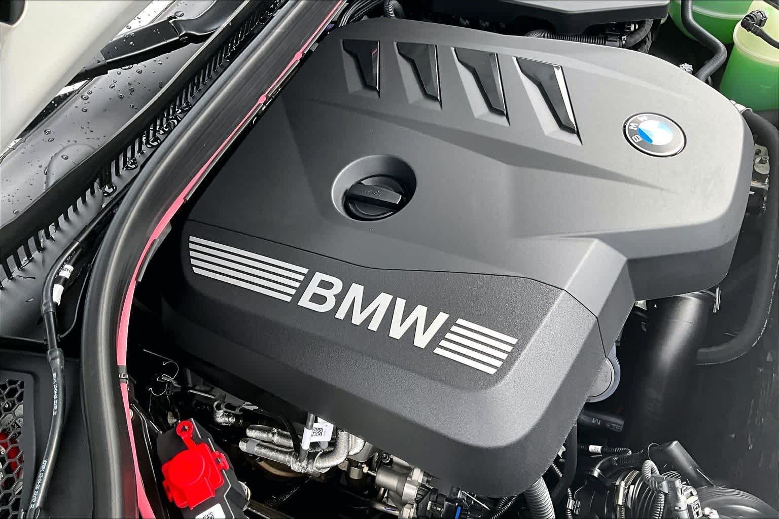 New 2026 Alpine White BMW 30 xDrive image 17