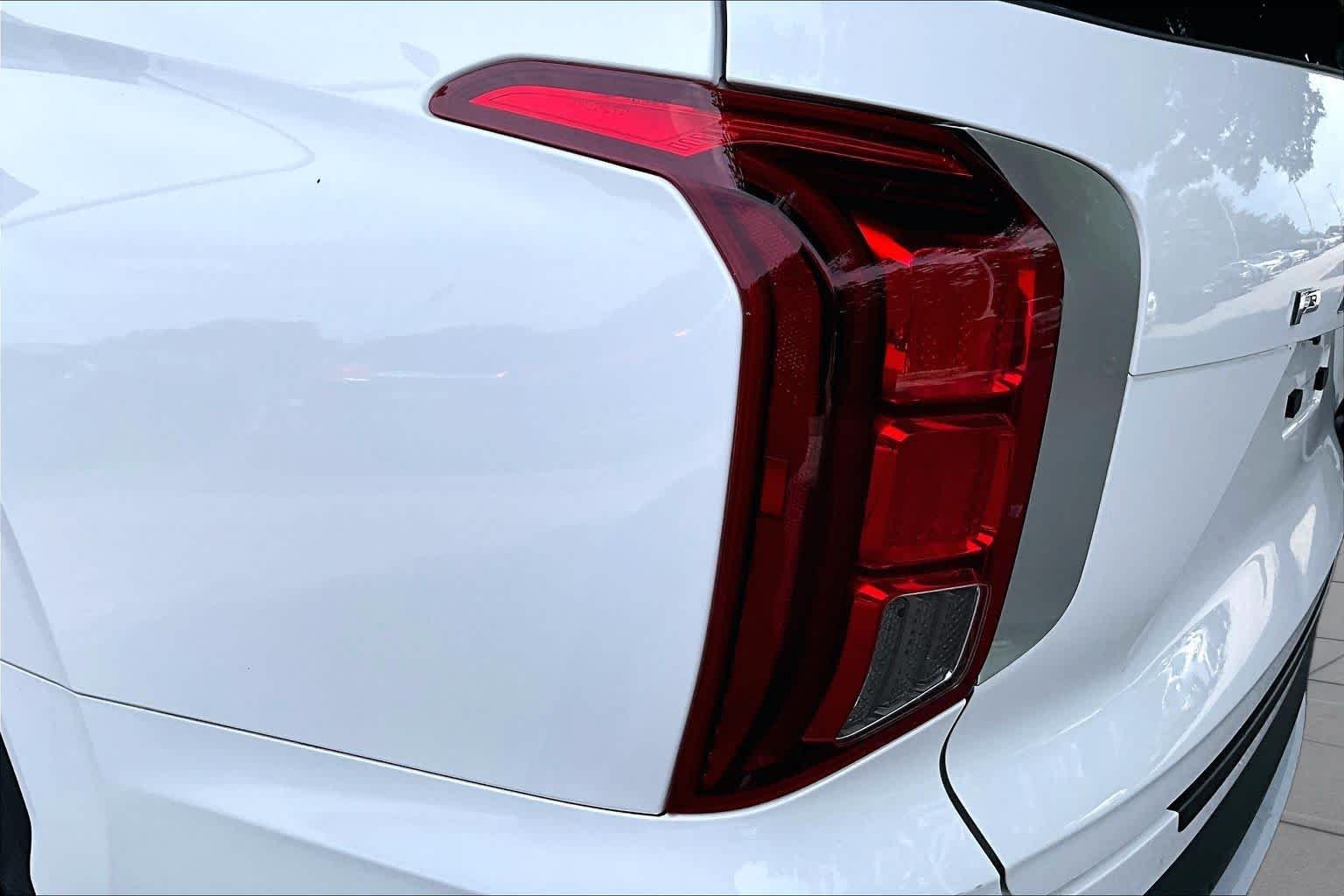 Used 2022 Hyper White Hyundai SEL image 29