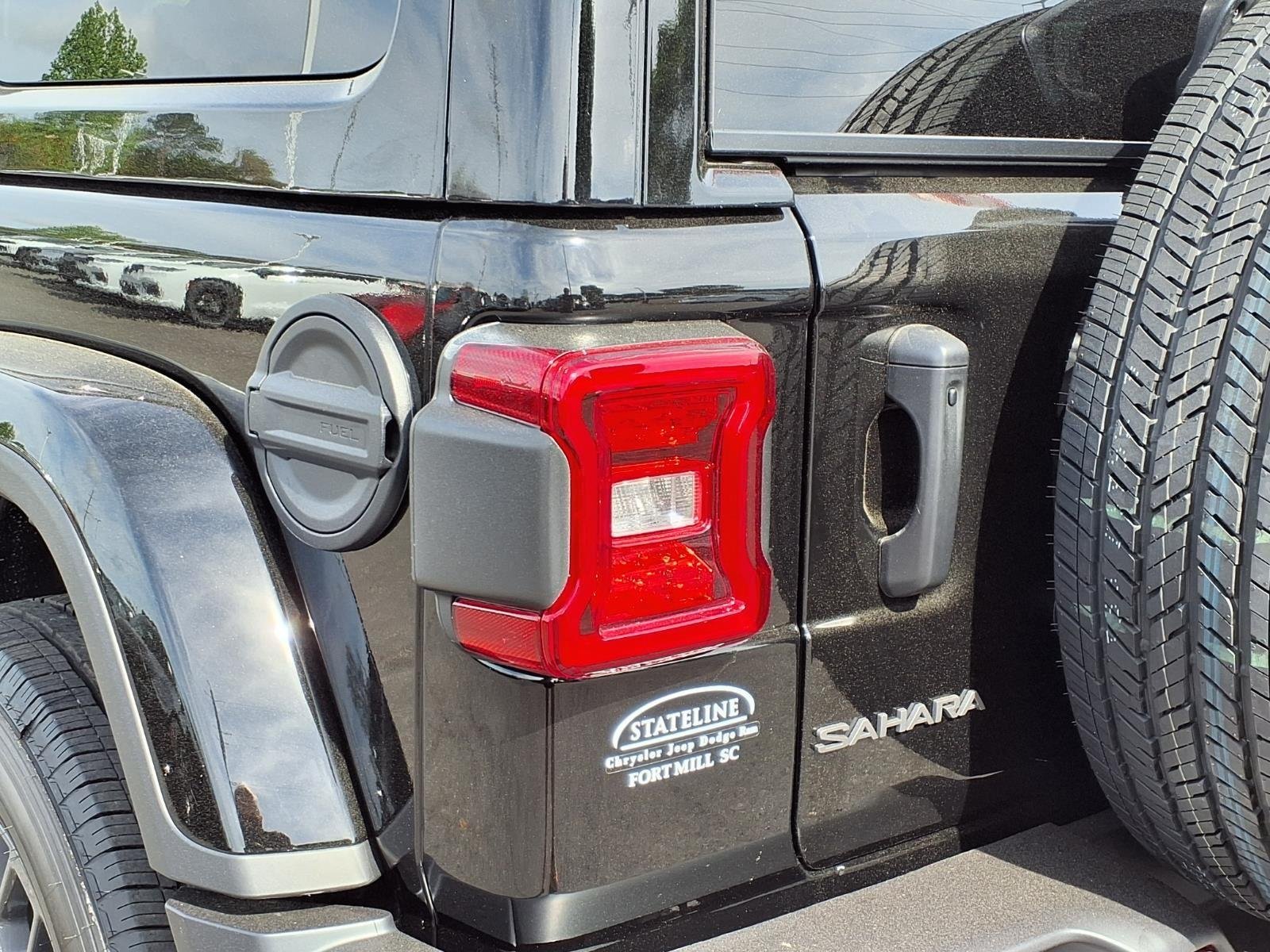 New 2026 Black Clear-Coat Exterior Paint Jeep Sahara image 15