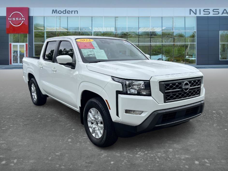 Used 2023 Glacier White Nissan SV image 3