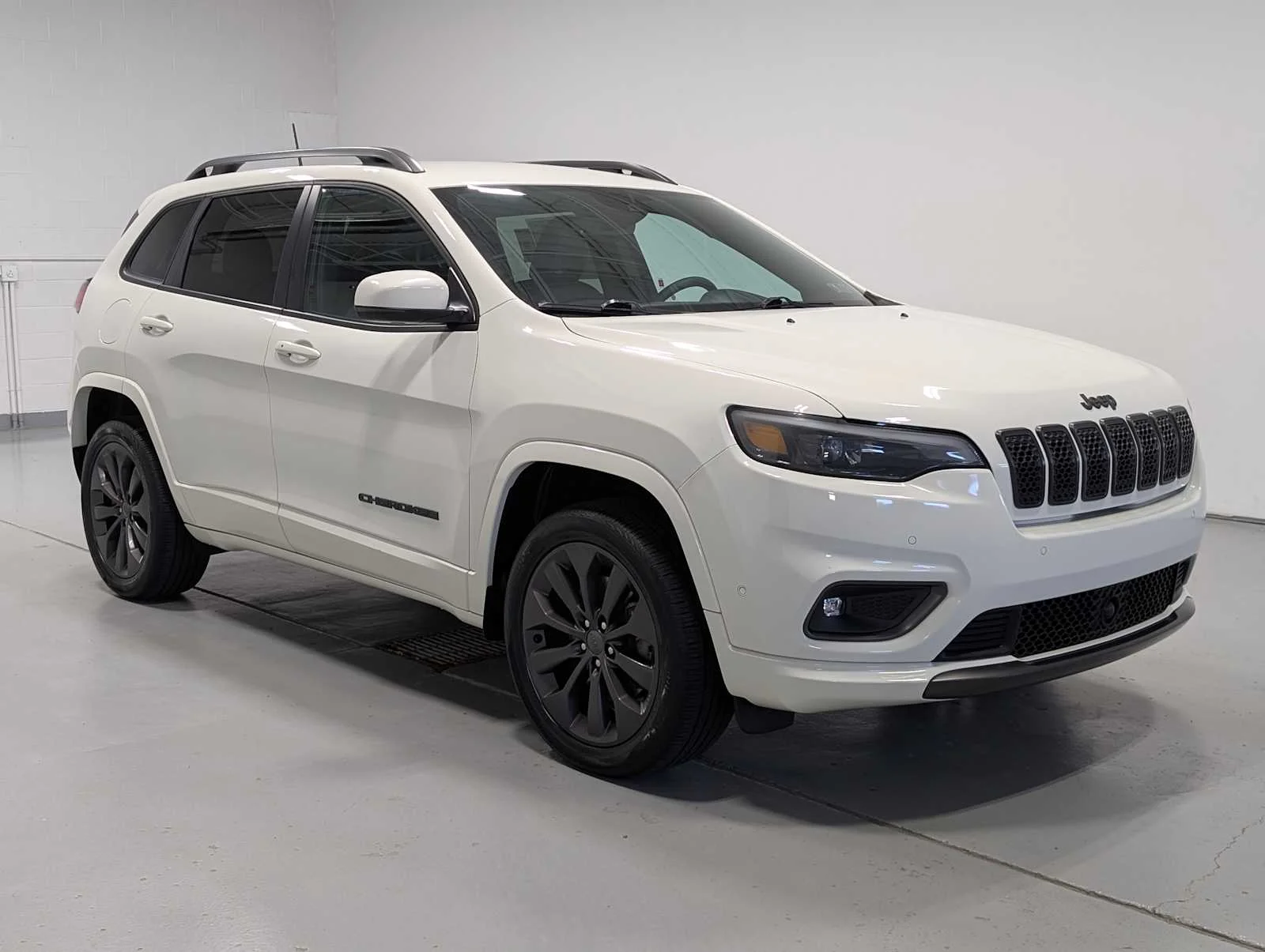 Used 2019 Pearl White Pearlcoat Jeep High Altitude image 6