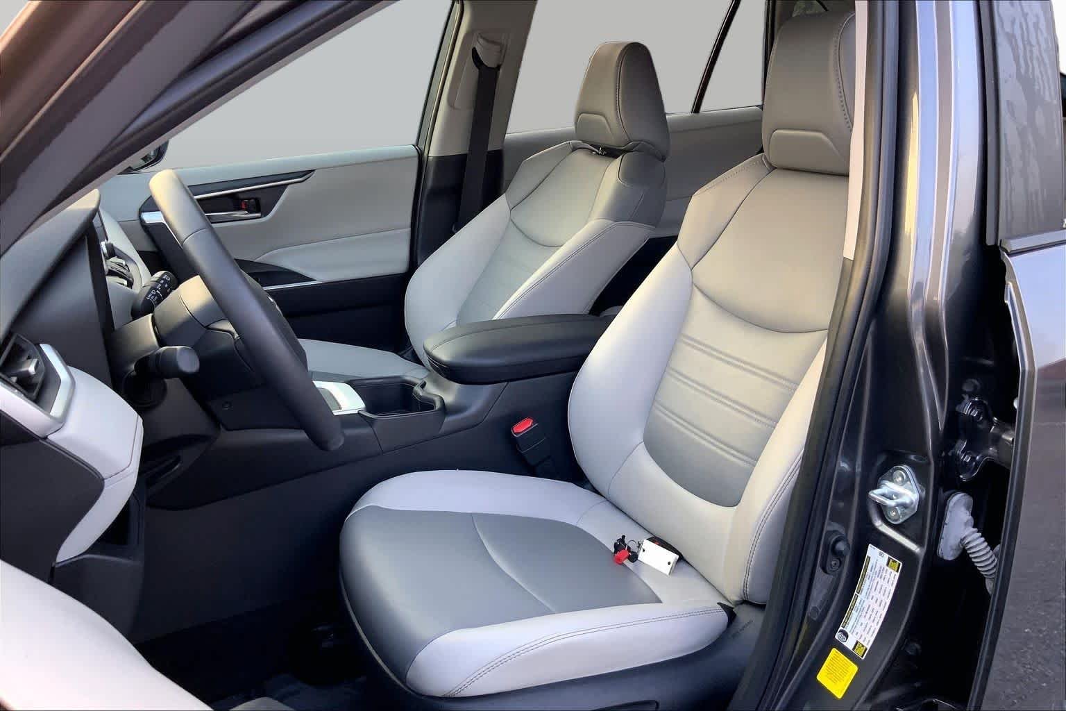 Used 2024 Magnetic Gray Metallic Toyota XLE Premium image 8