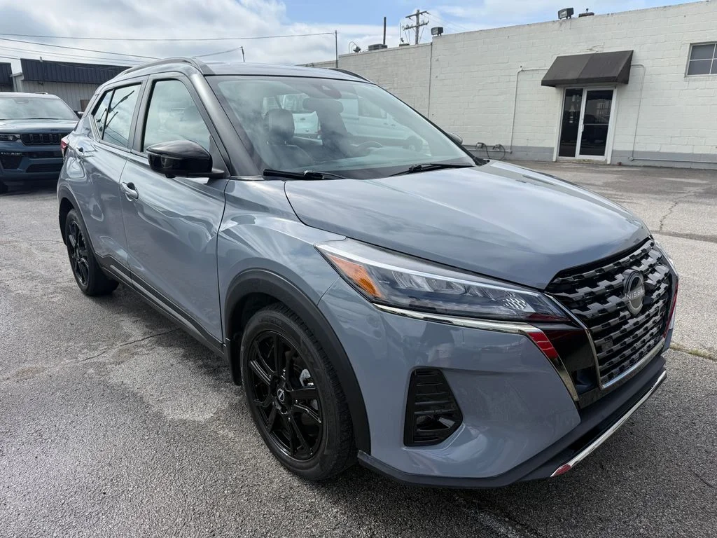 Used 2024 Gray Nissan SR image 18