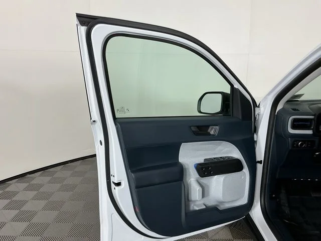 New 2026 Oxford White Ford XLT image 13