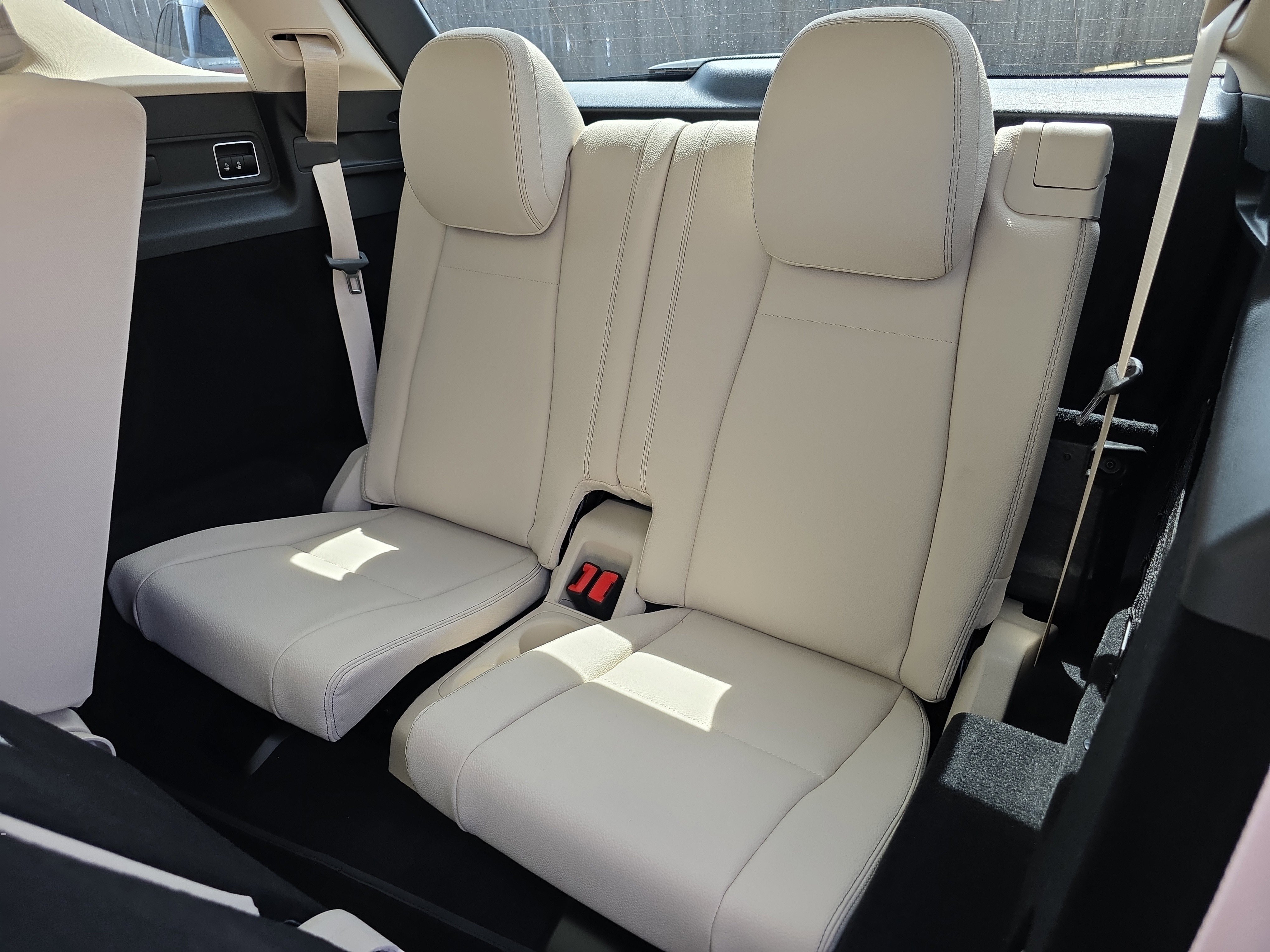 New 2026 MANUFAKTUR Moonlight White Metallic Mercedes-Benz GLE 450 image 42
