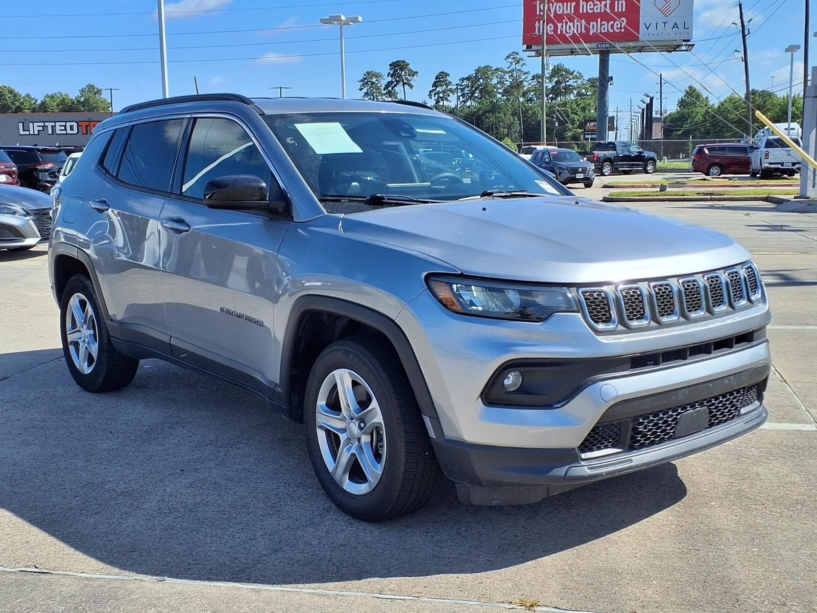 2024 Jeep Compass Latitude Silver at Robbins Nissan