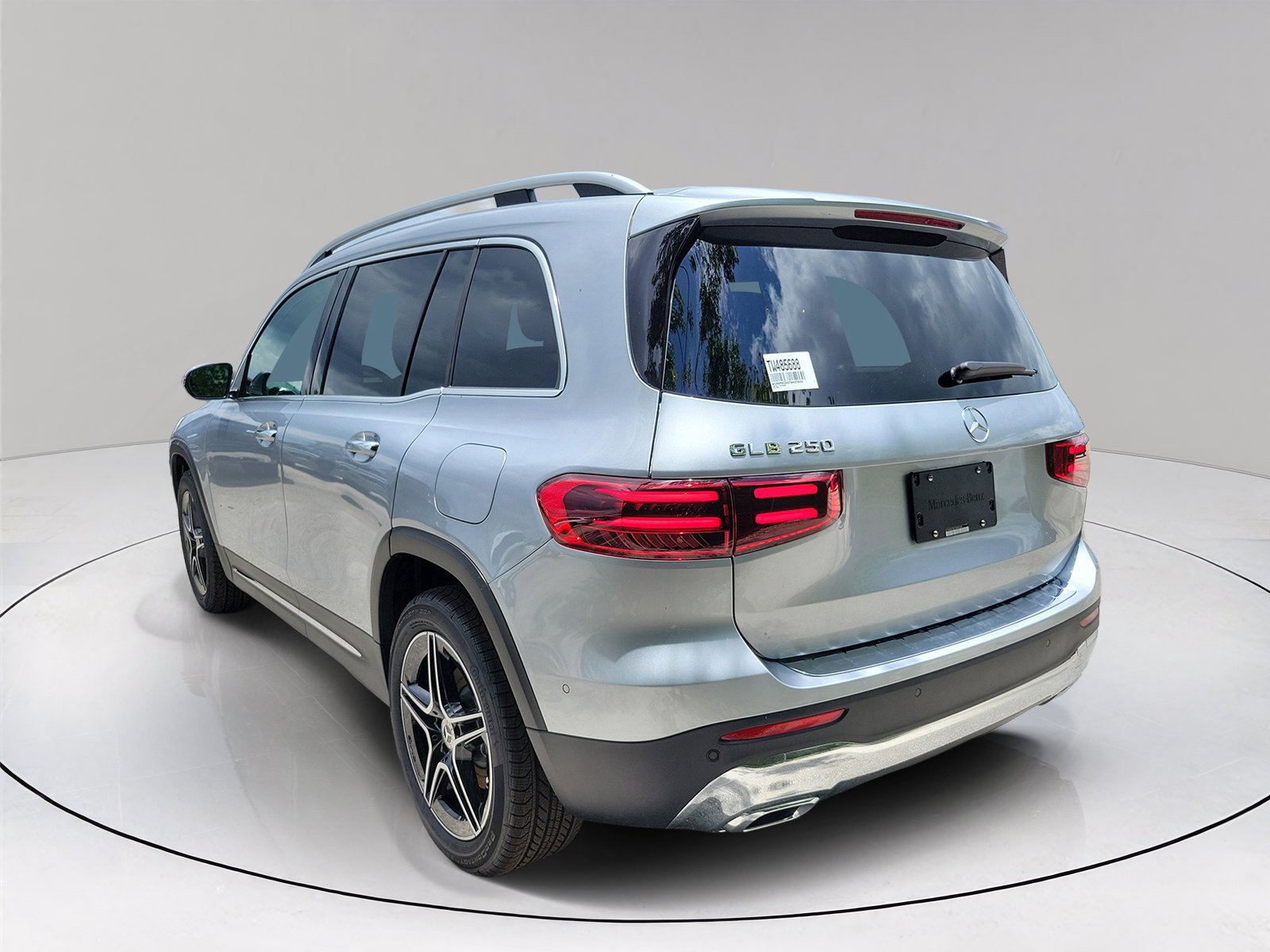 New 2026 Cirrus Silver Metallic Mercedes-Benz GLB 250 image 4