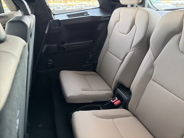2026 Volvo XC90 Plus - Photo 9