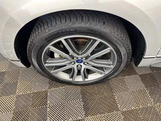 Used 2019 Silver Ford Titanium image 28