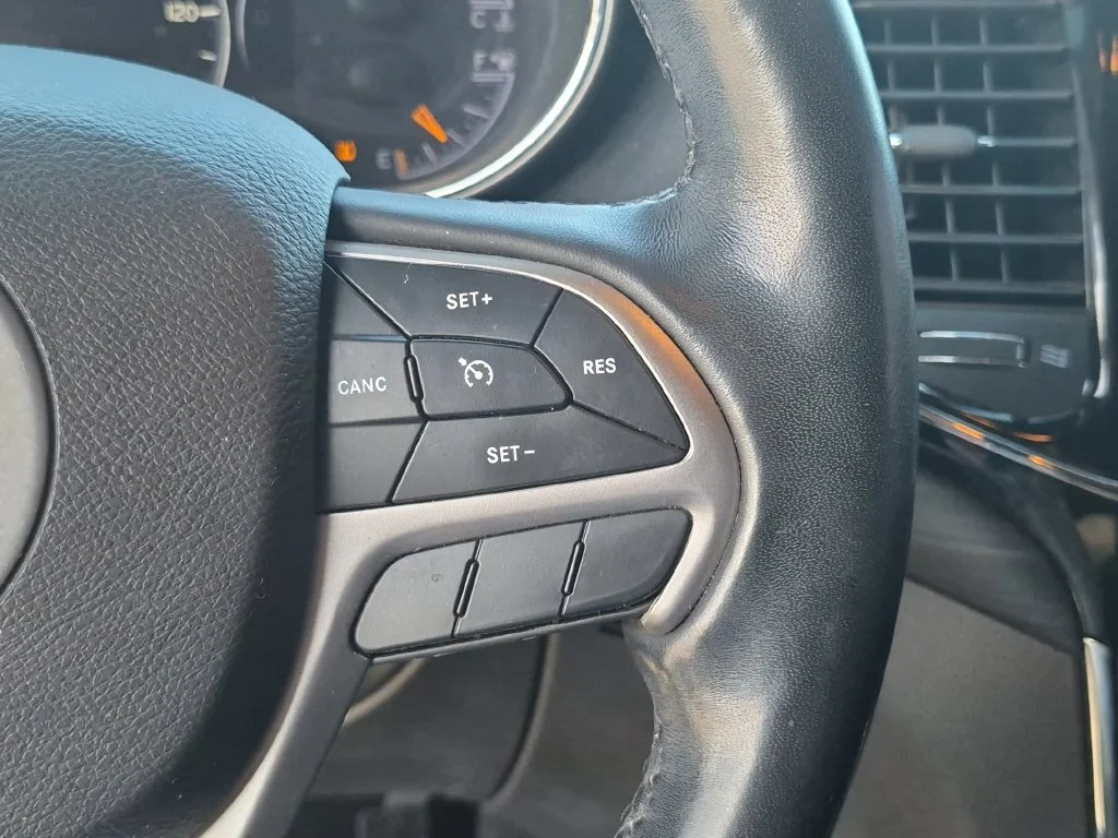 Used 2021 Gray Jeep Laredo X image 17