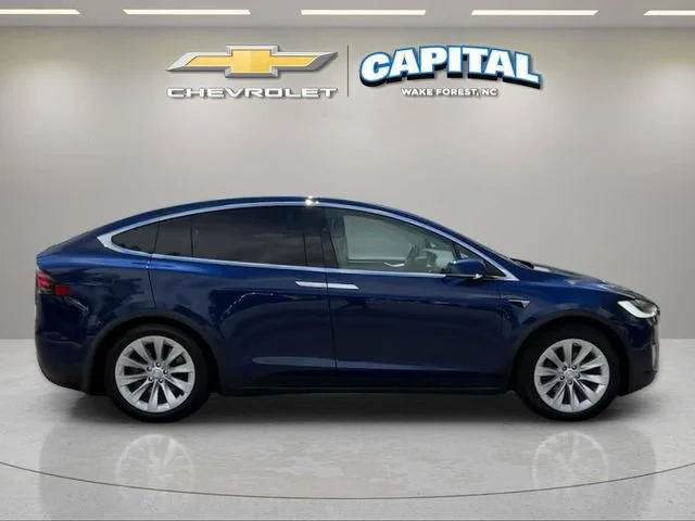 Used 2017 Blue Tesla 90D image 7