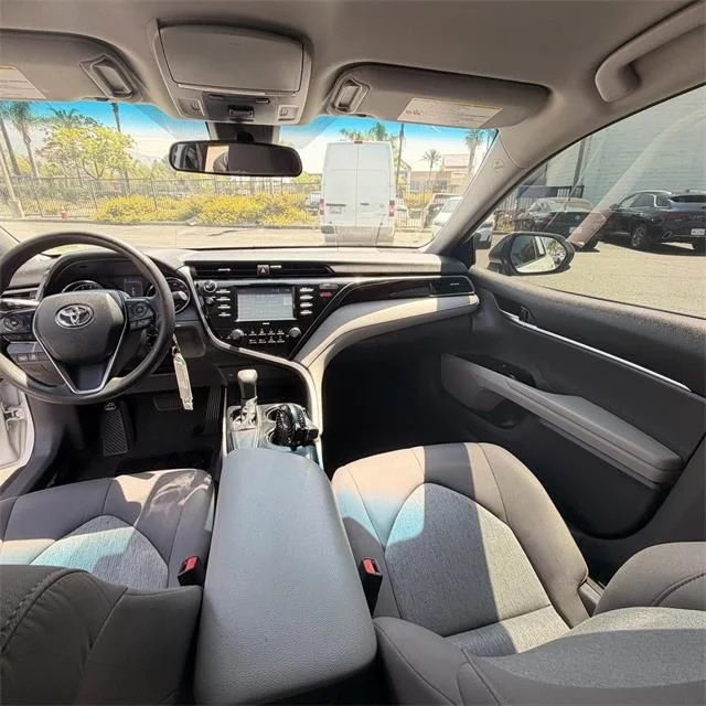 Used 2020 White Toyota LE image 29