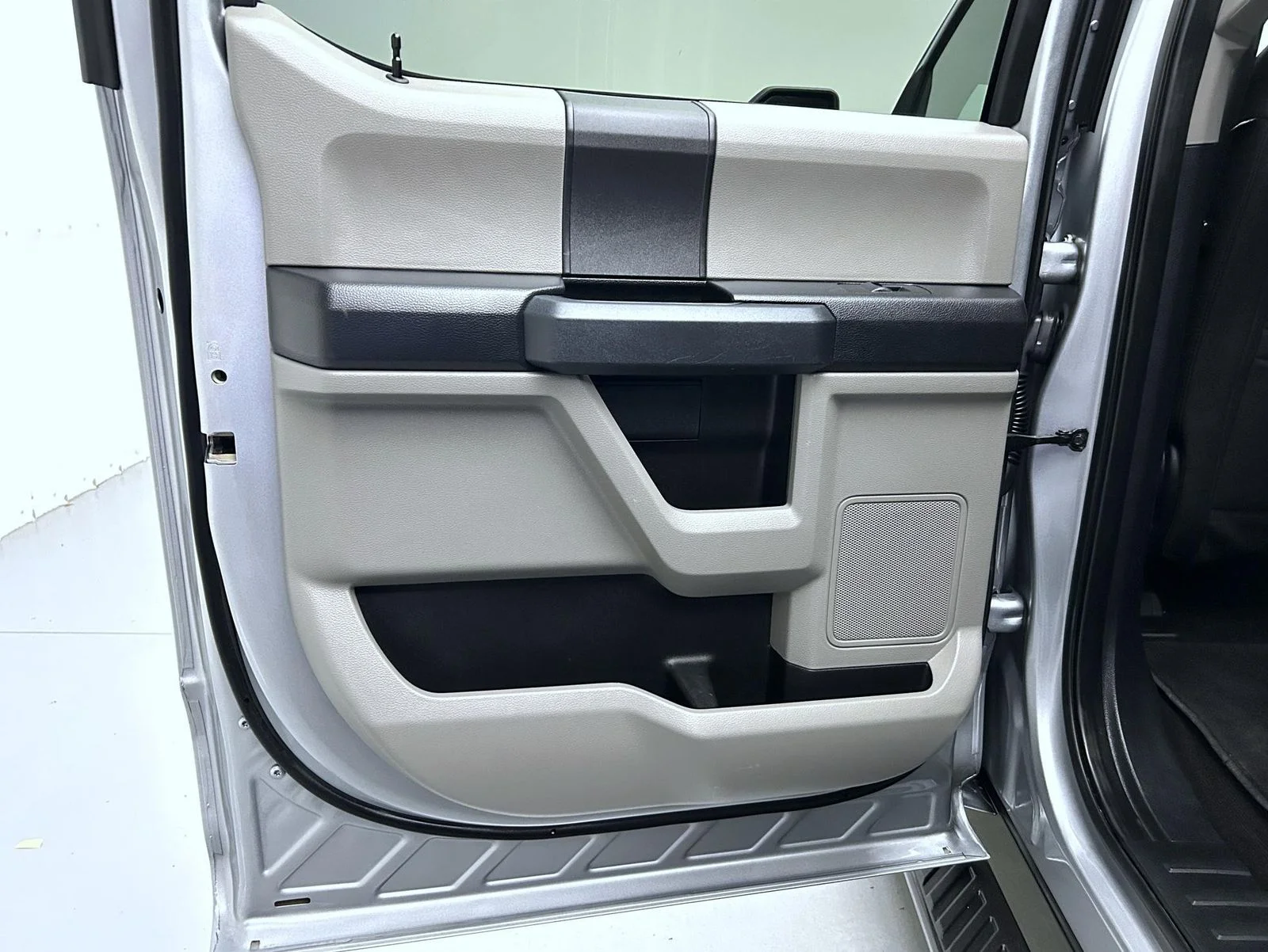 Used 2020 Silver Ford XL image 20