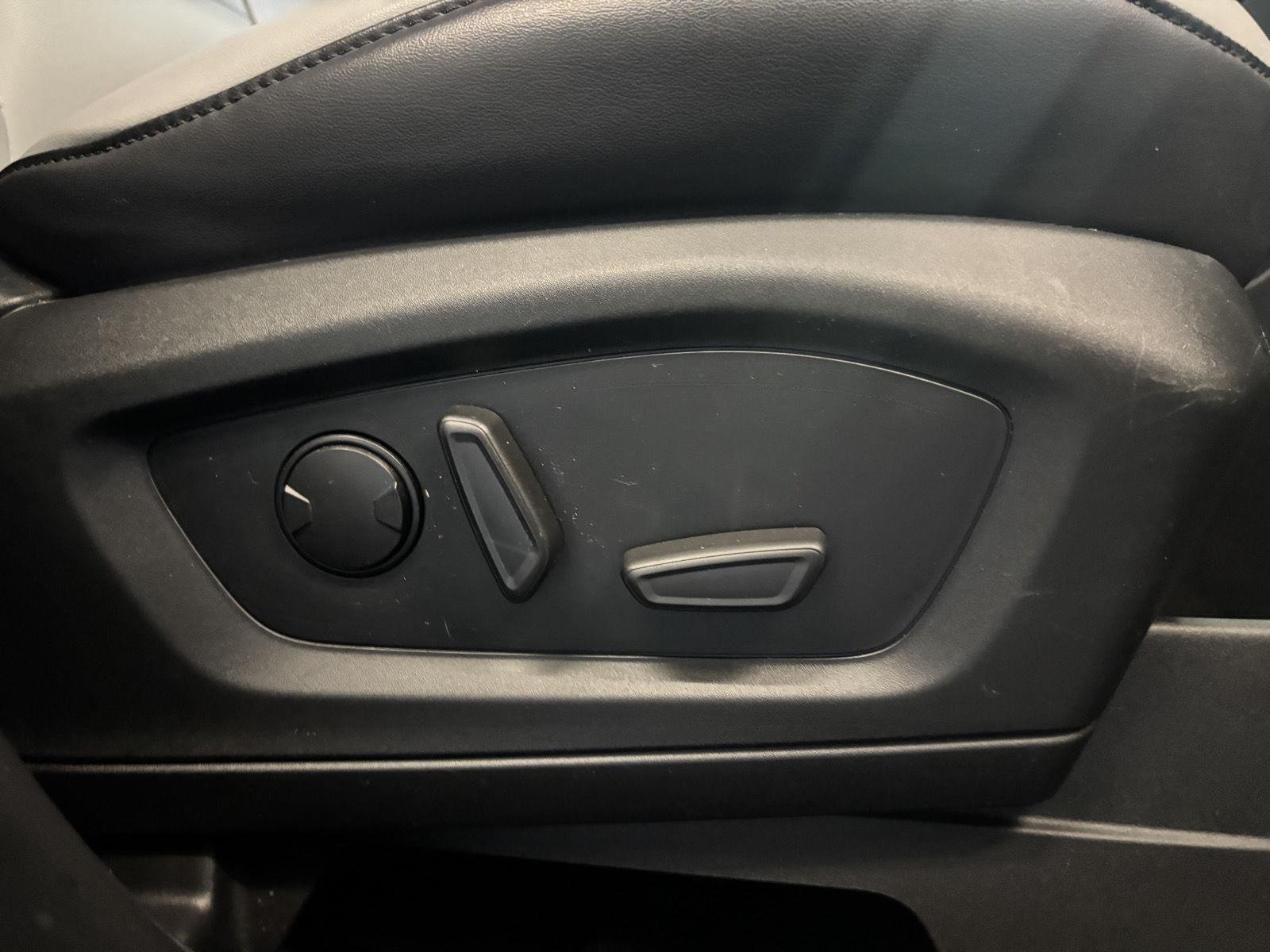 Used 2021 Agate Black Metallic Ford XLT image 30