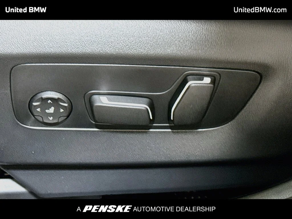 New 2027 Dark Graphite Metallic BMW 530i image 11
