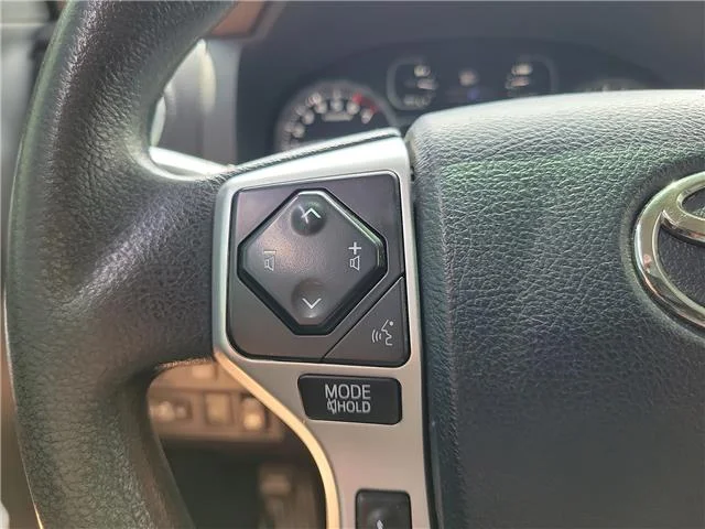 Used 2018  Toyota  image 20