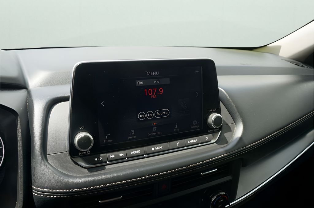 Used 2024 Brilliant Silver Metallic Nissan SV image 25