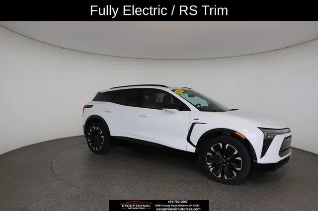 Used 2024 White Chevrolet RS image 26