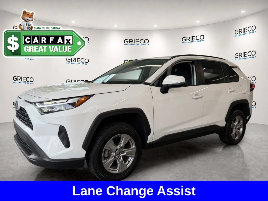 Used 2023 White Toyota XLE image 3