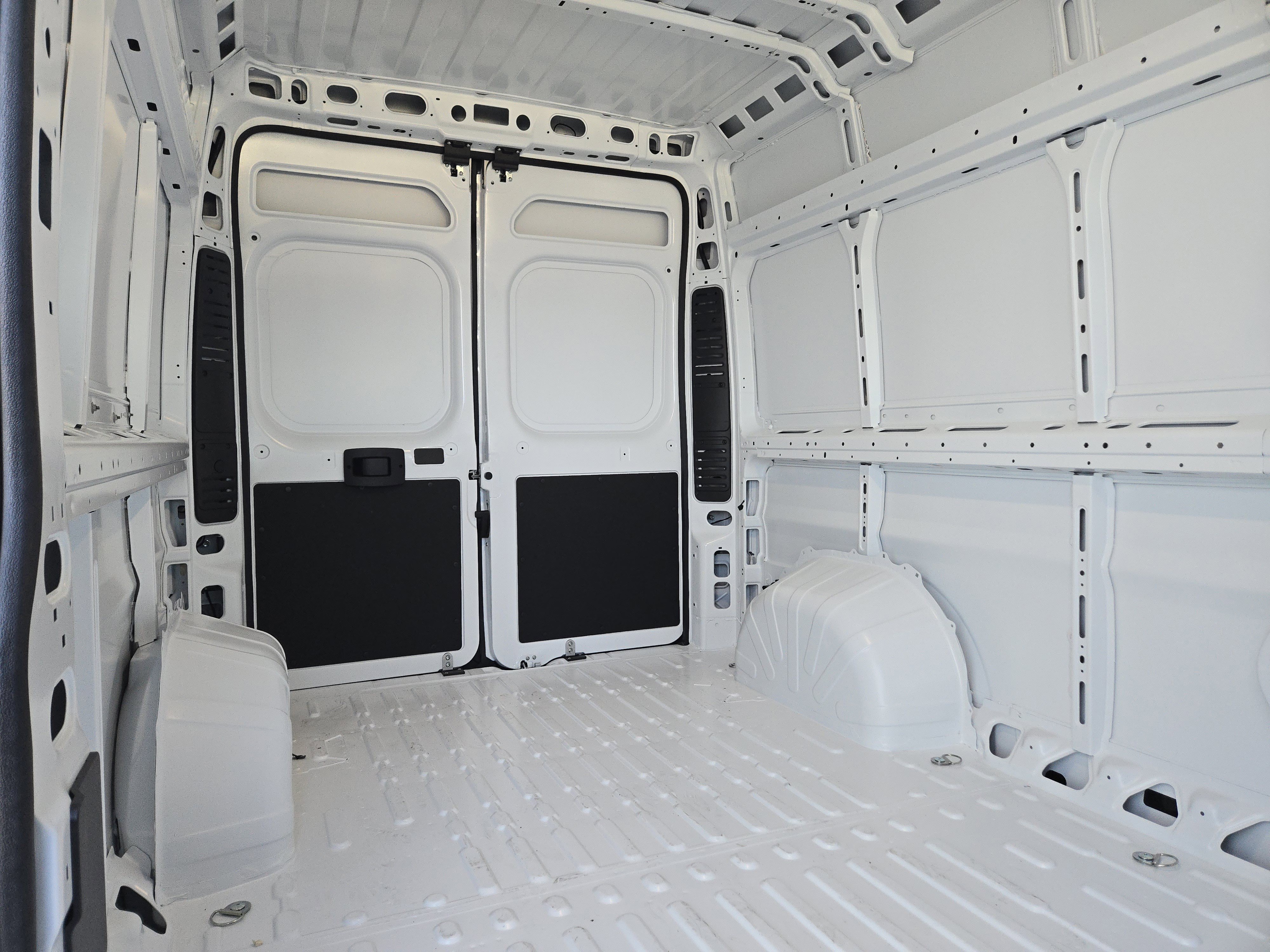 New 2026 Bright White Clear-Coat Exterior Paint RAM Tradesman image 19