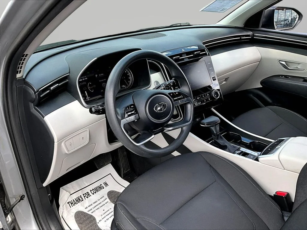 Used 2022 Silver Hyundai SEL image 17