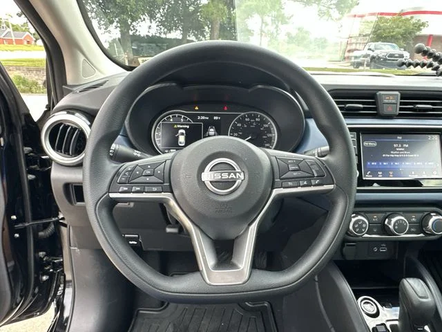 Used 2025 Black Nissan 1.6 SV image 15