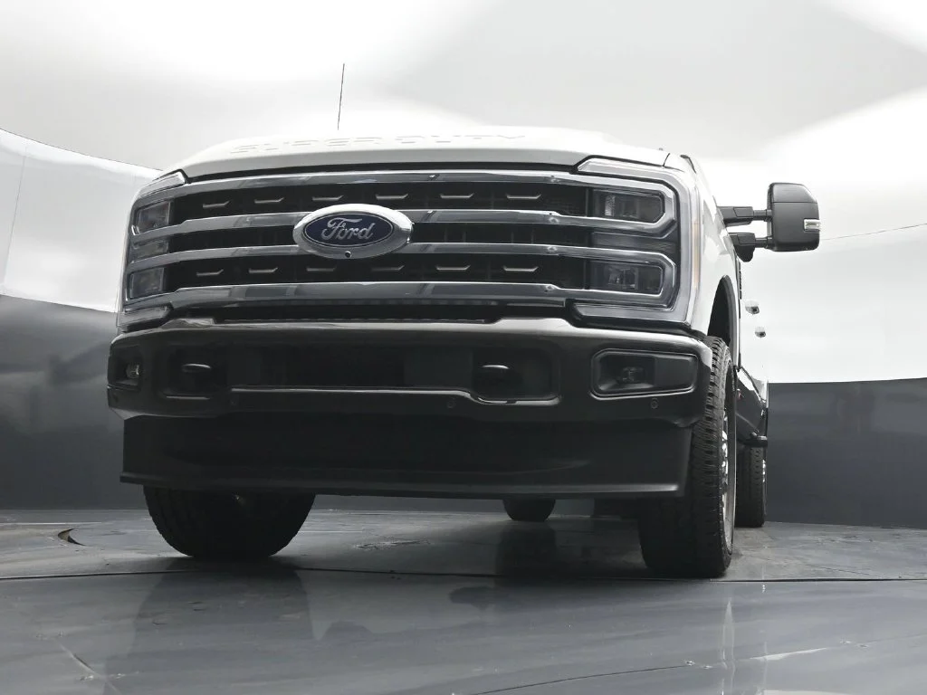 Used 2025 White Ford King Ranch image 45