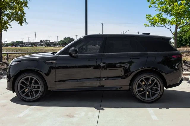 New 2026  Land Rover Dynamic SE image 12