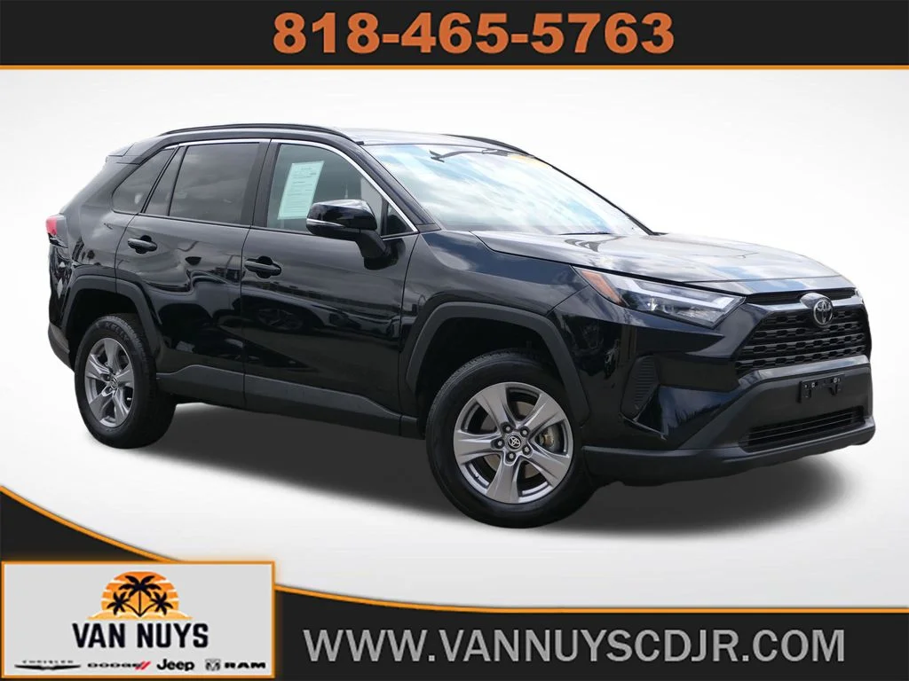 2024 Toyota RAV4 XLE FWD's photo