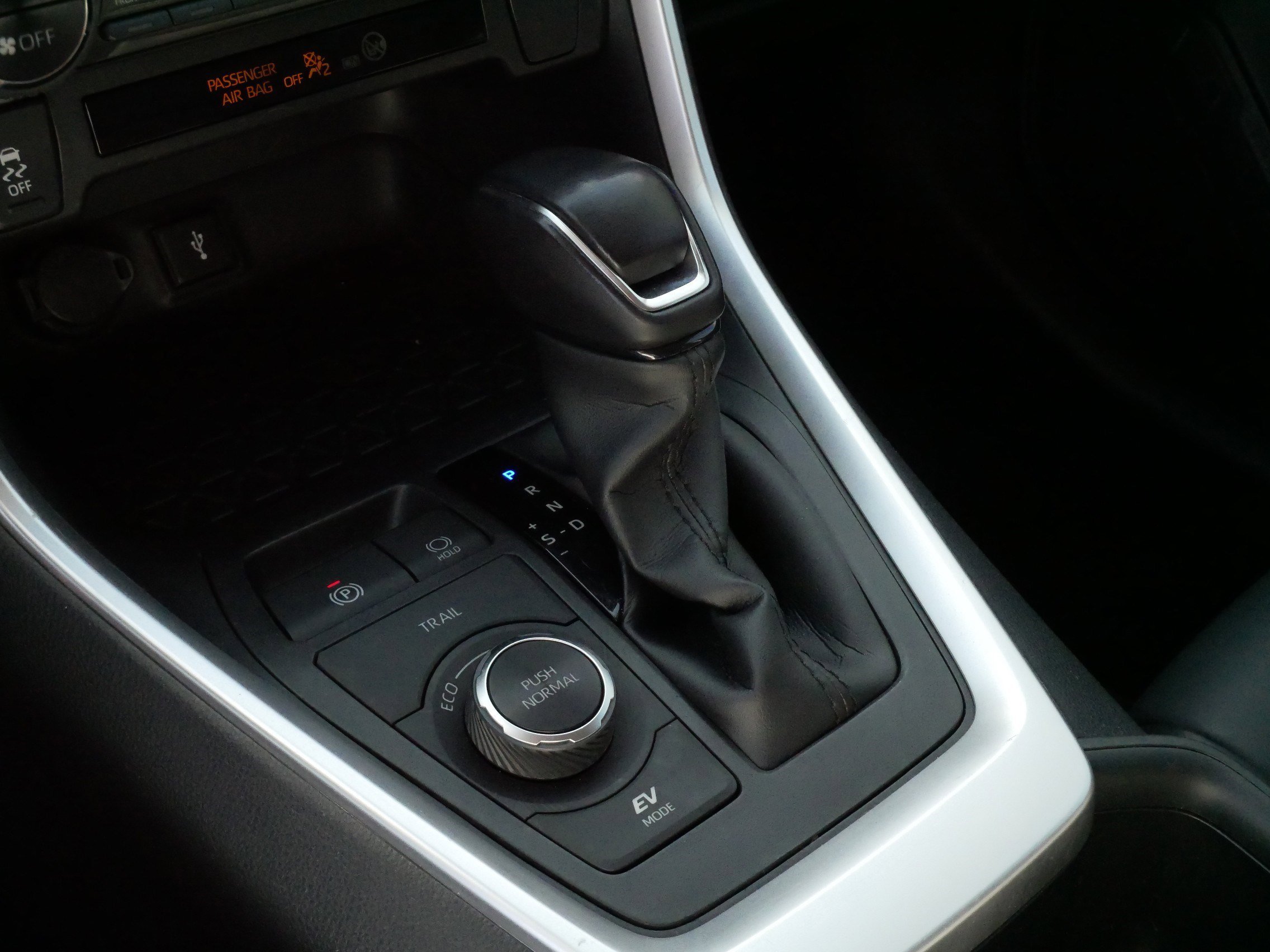 2022 Toyota RAV4 XLE Premium - Photo 24