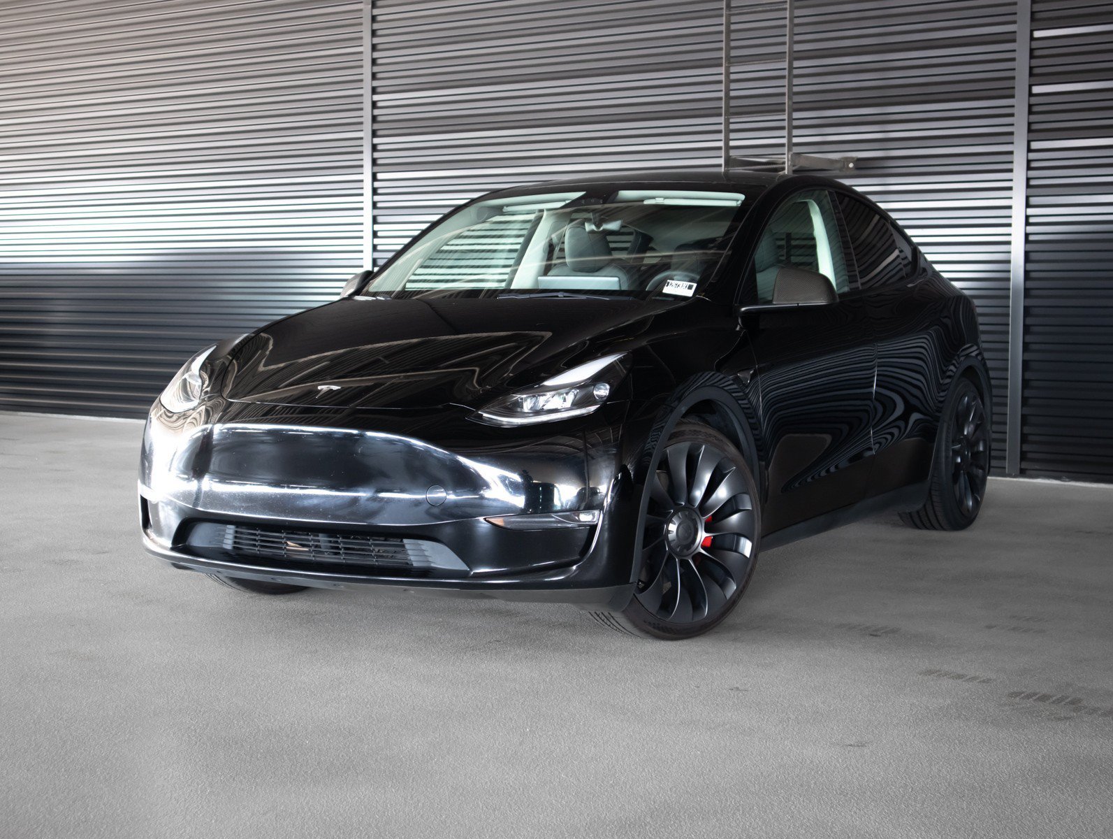 Used 2023 White Tesla Performance image 1