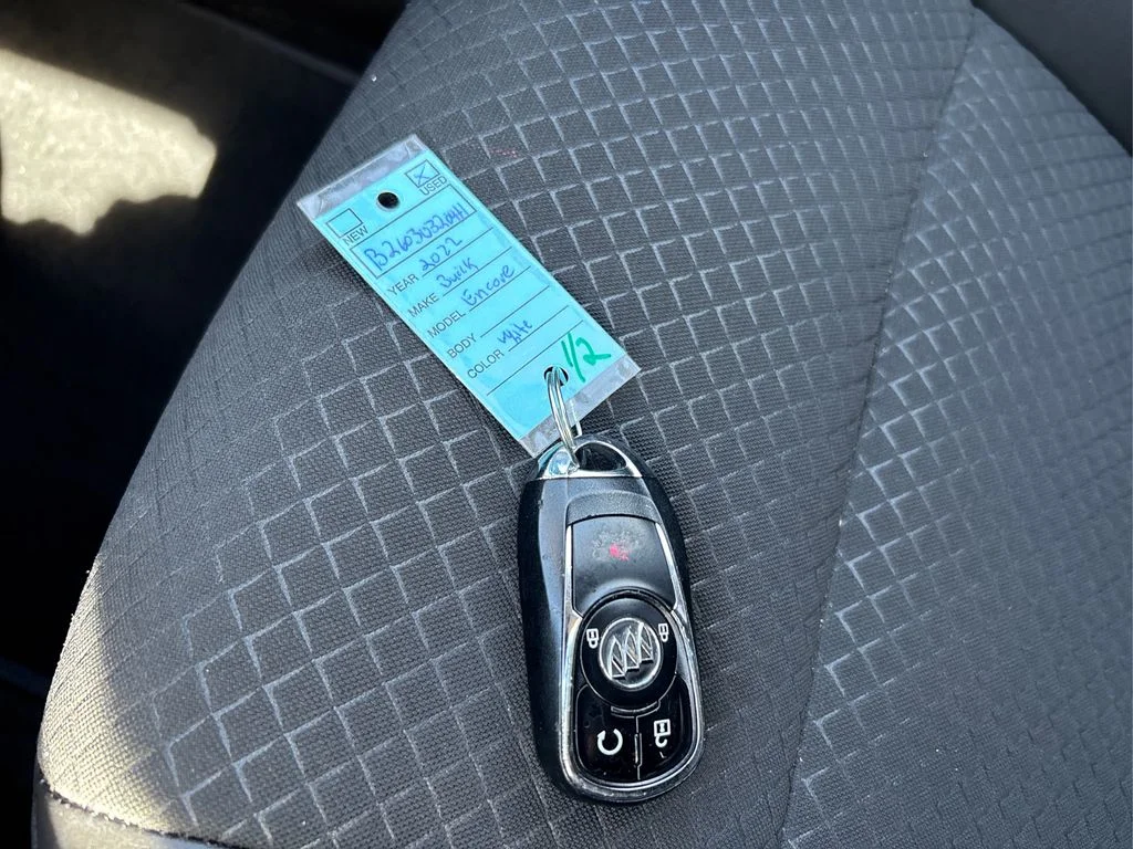 Used 2022 White Buick Preferred image 34