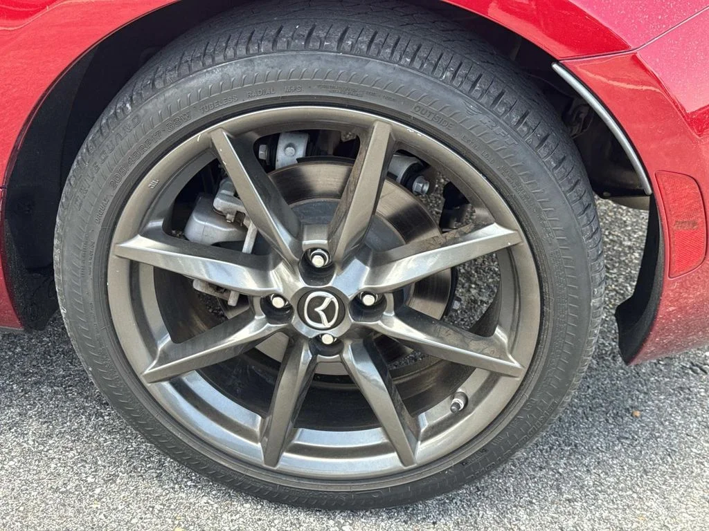 Used 2018 Red Mazda Club image 3