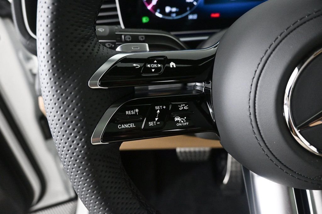 New 2026 Polar White Mercedes-Benz GLS 580 image 10