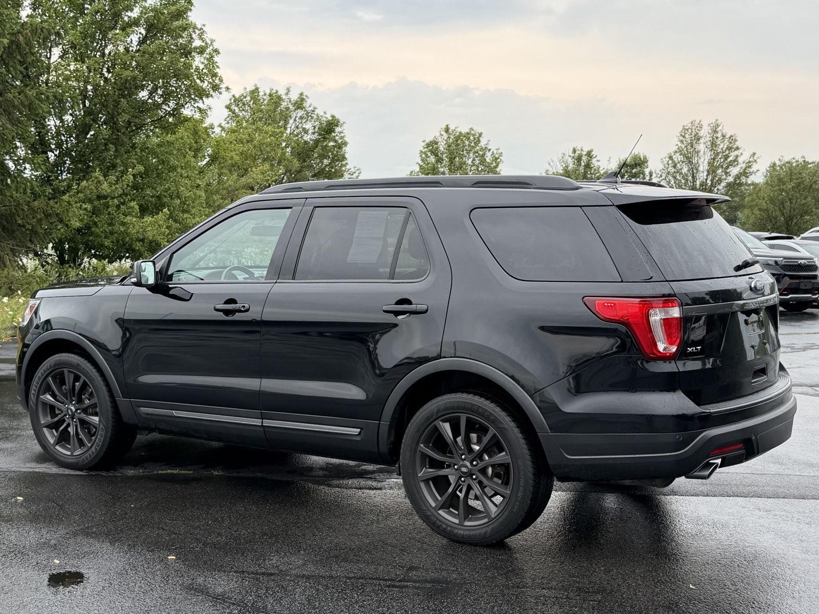 Used 2018 Shadow Black Ford XLT image 6
