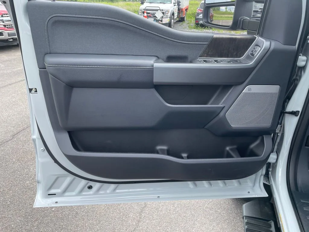 New 2026 Avalanche Gray Ford F-450® LARIAT® image 11