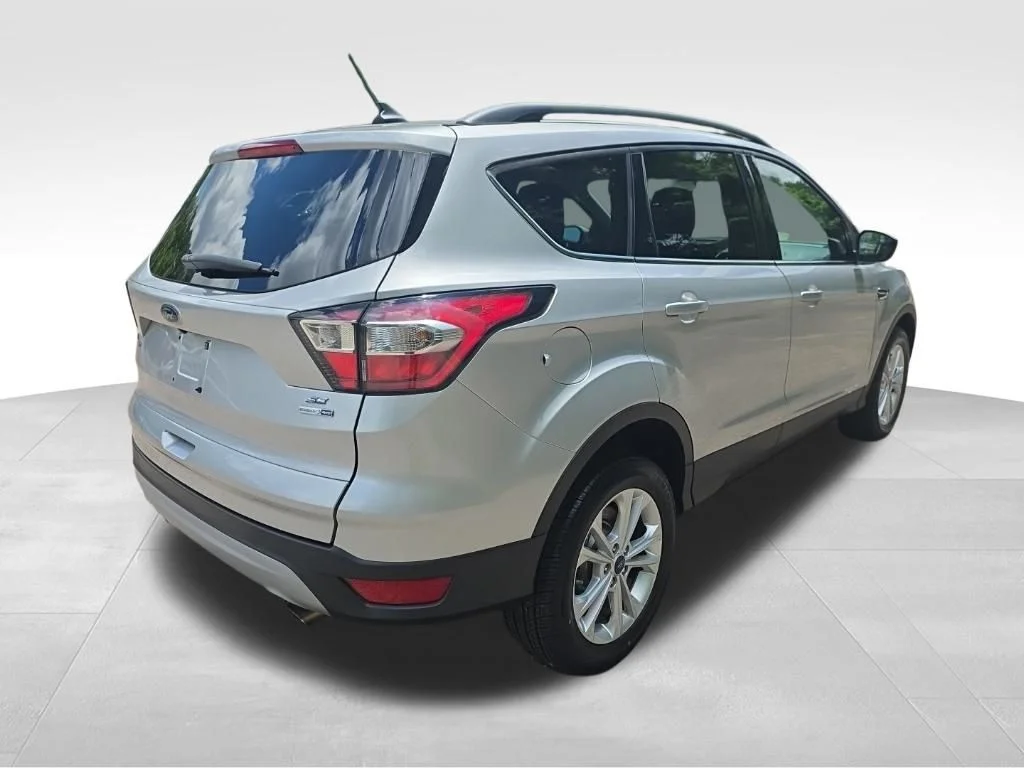 Certified Used 2018 Ingot Silver Ford SE image 5