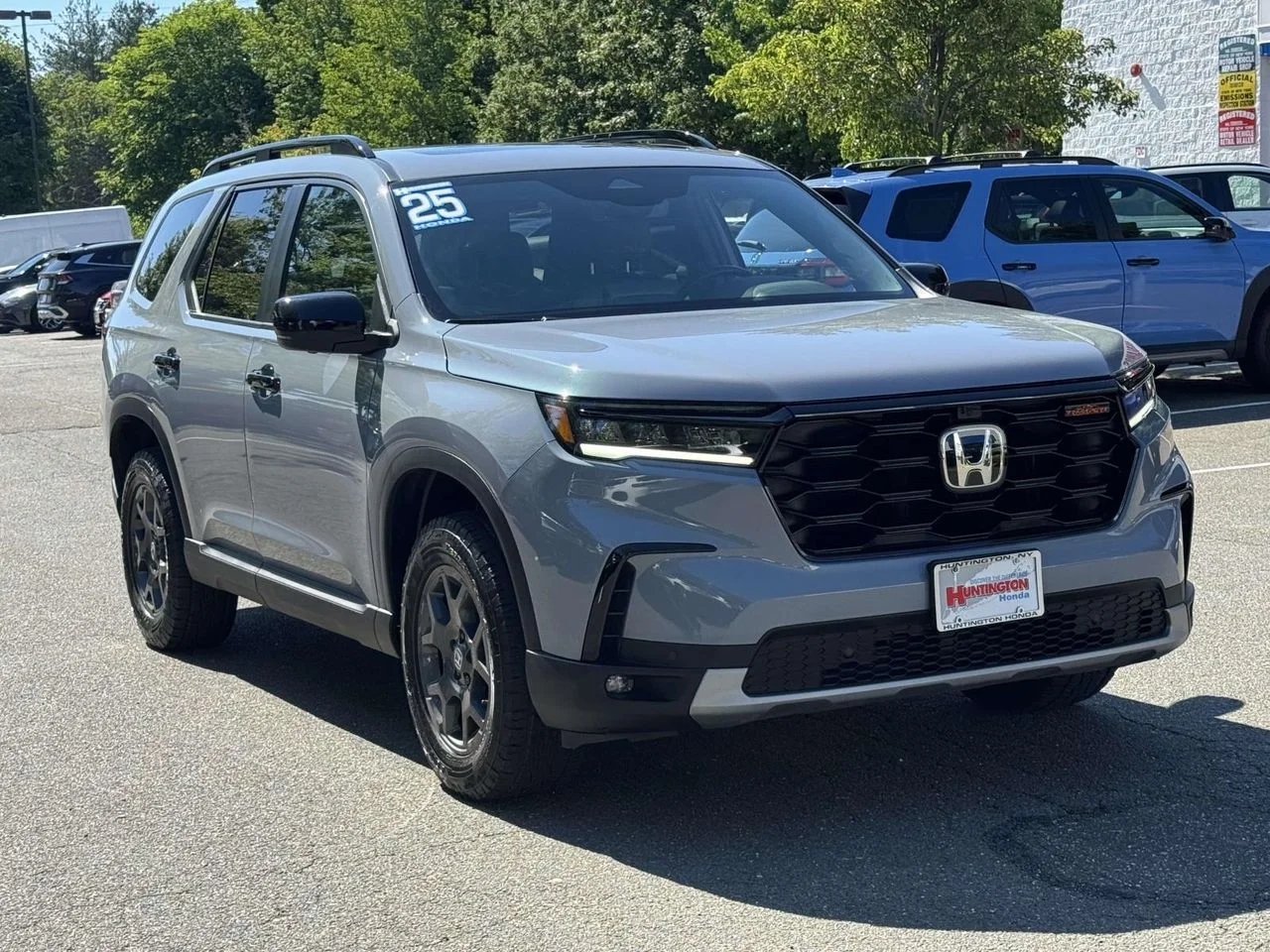 2025 Honda Pilot TrailSport AWD's photo