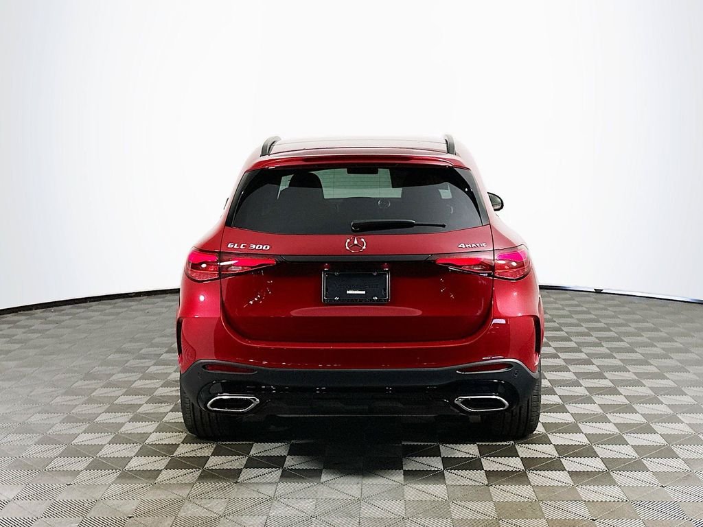New 2026 MANUFAKTUR Patagonia Red Metallic Mercedes-Benz GLC 300 image 5