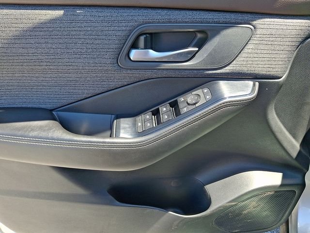 Used 2021 Silver Nissan SV image 14