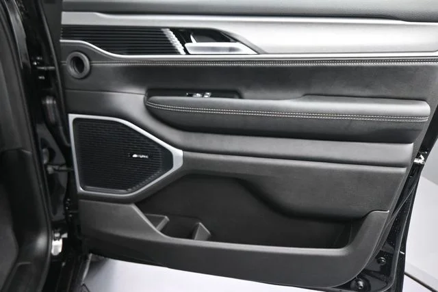 New 2026 High Gloss Black Exterior Paint Jeep  image 21