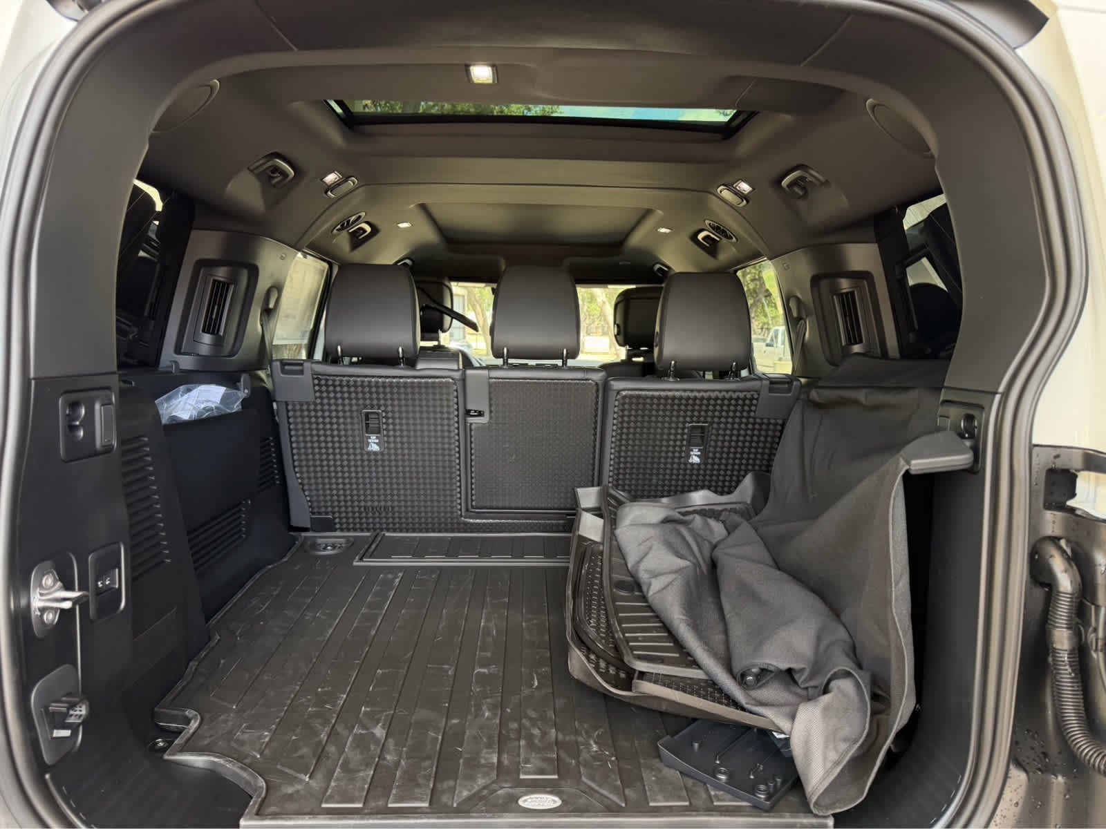 2026 Land Rover Defender Outbound - Photo 22