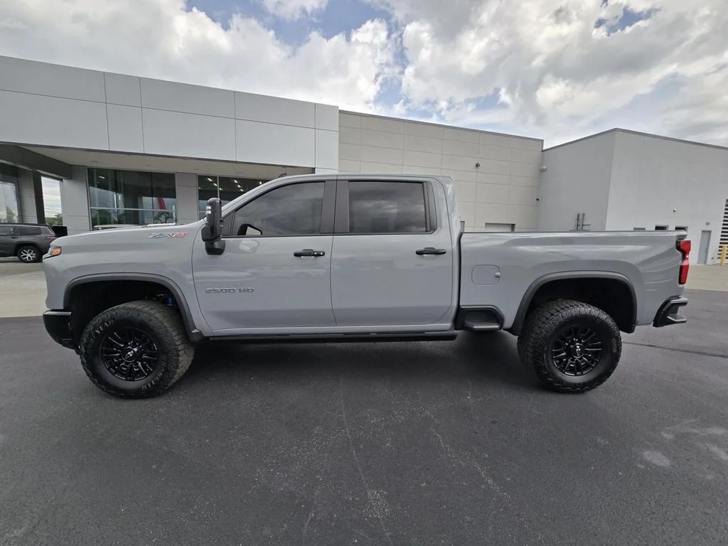 Used 2025 Slate Gray Metallic Chevrolet ZR2 image 5