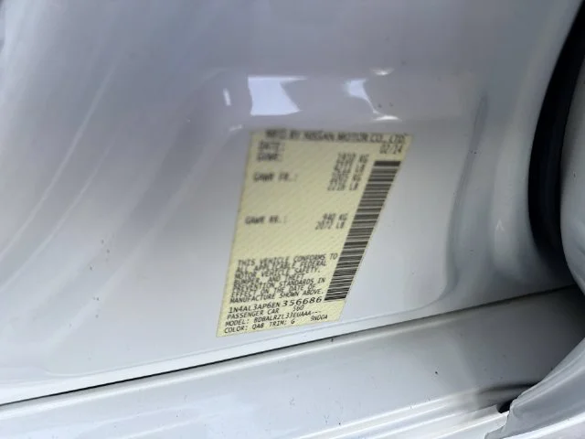 Used 2014 White Nissan 2.5 S image 32
