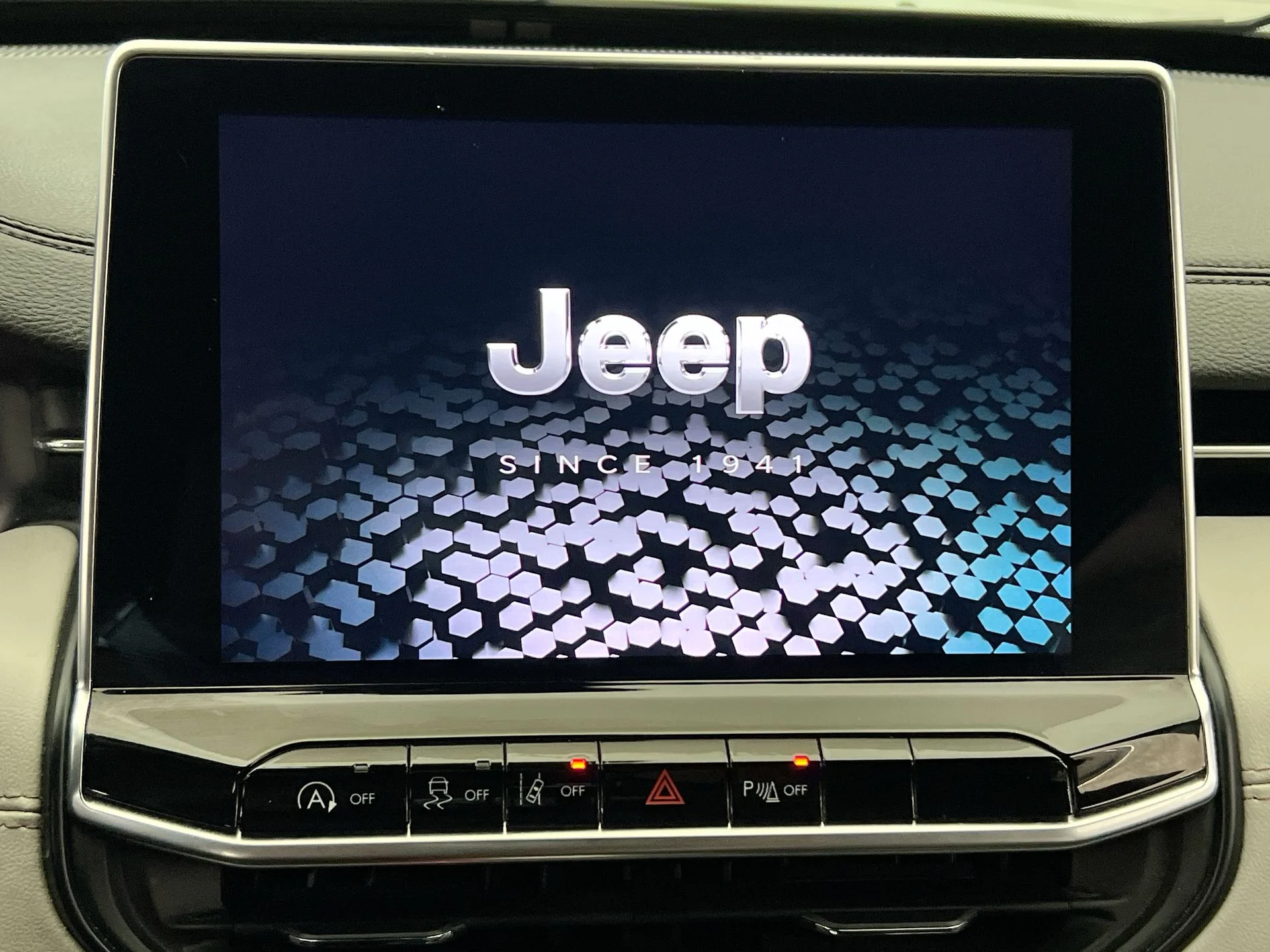 Used 2025 Silver Jeep Limited image 31