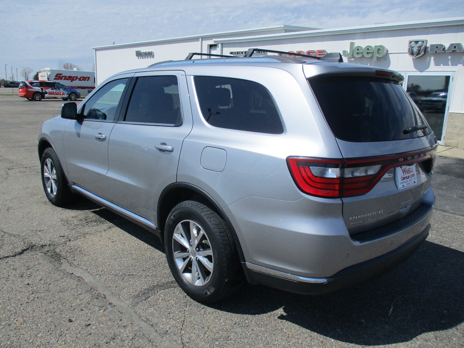 Used 2016 SILVER Dodge Limited image 4