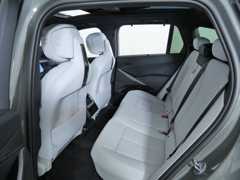 New 2027 Grey Pine Metallic BMW  image 27